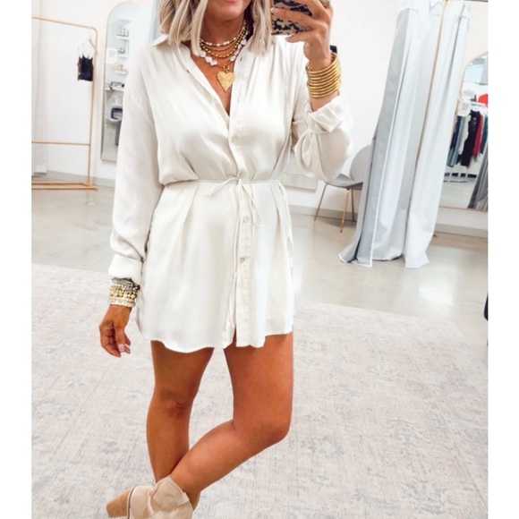 Promesa Other - Promesa Cream Button-Front Mini Shirt Romper